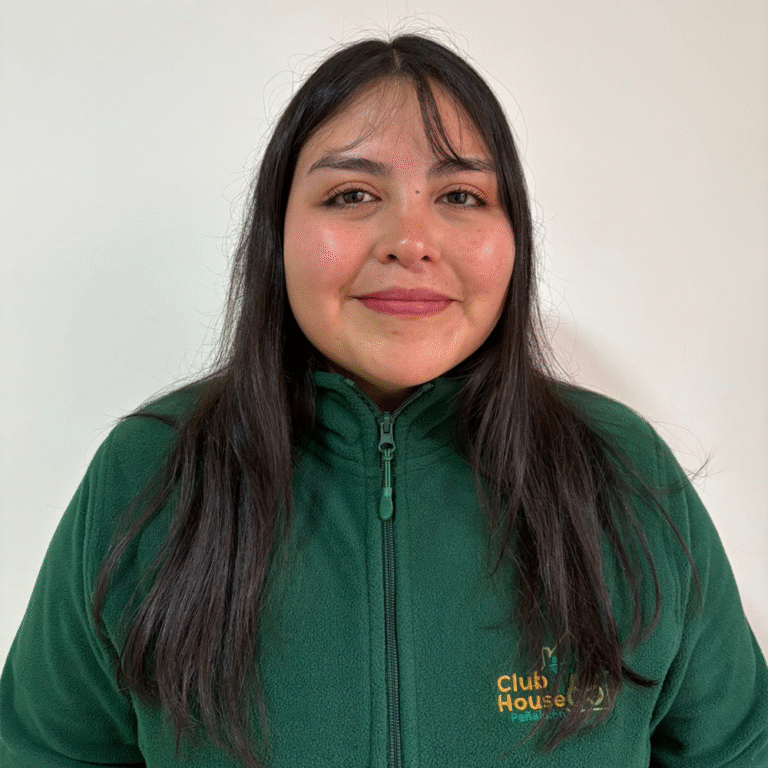 uc_stacked_images_elementor_cef6304_item3